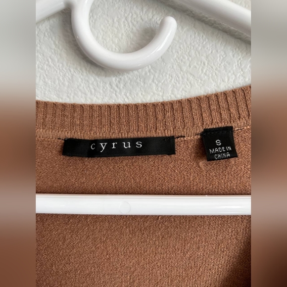 Top - Picture 3 of 4